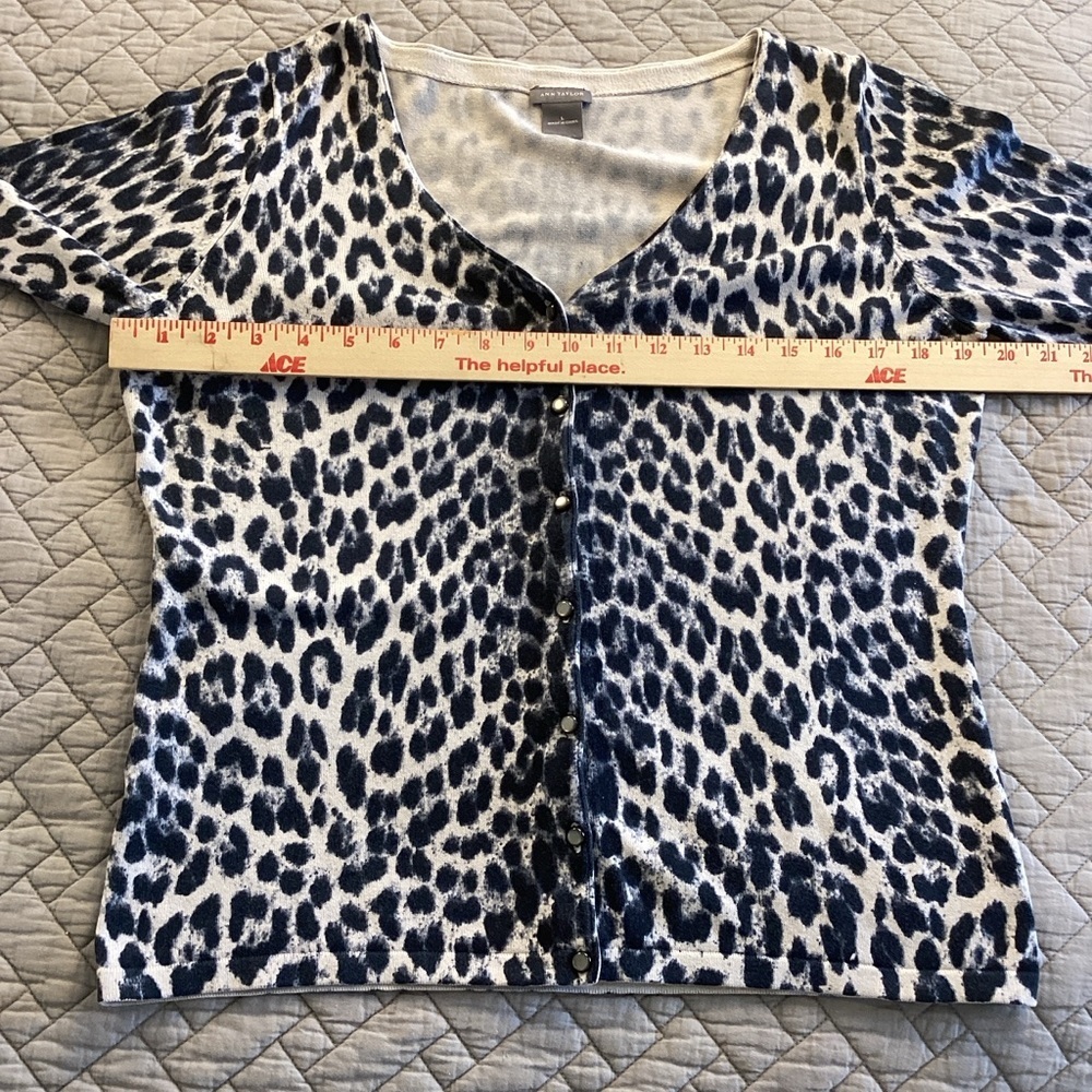 Ann Taylor Black and White Leopard Cardigan Sz L - Picture 9 of 10